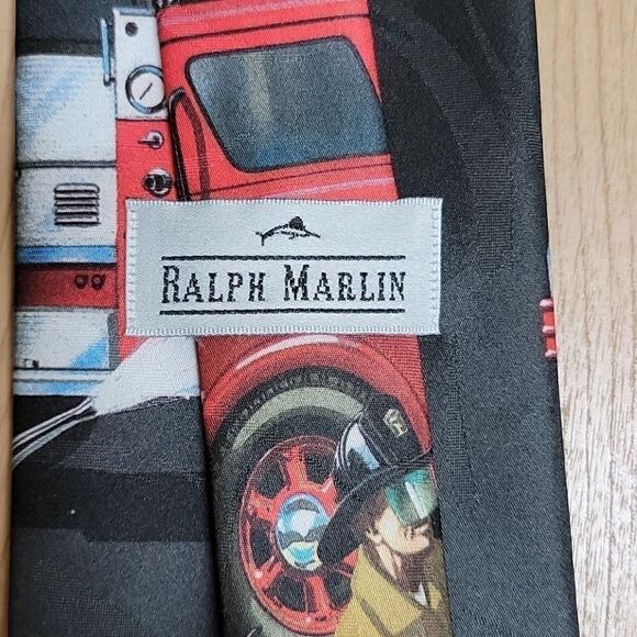 RALPHāMARLINāFIREMANā
DALMATIONĀ TIE - Picture 5 of 7